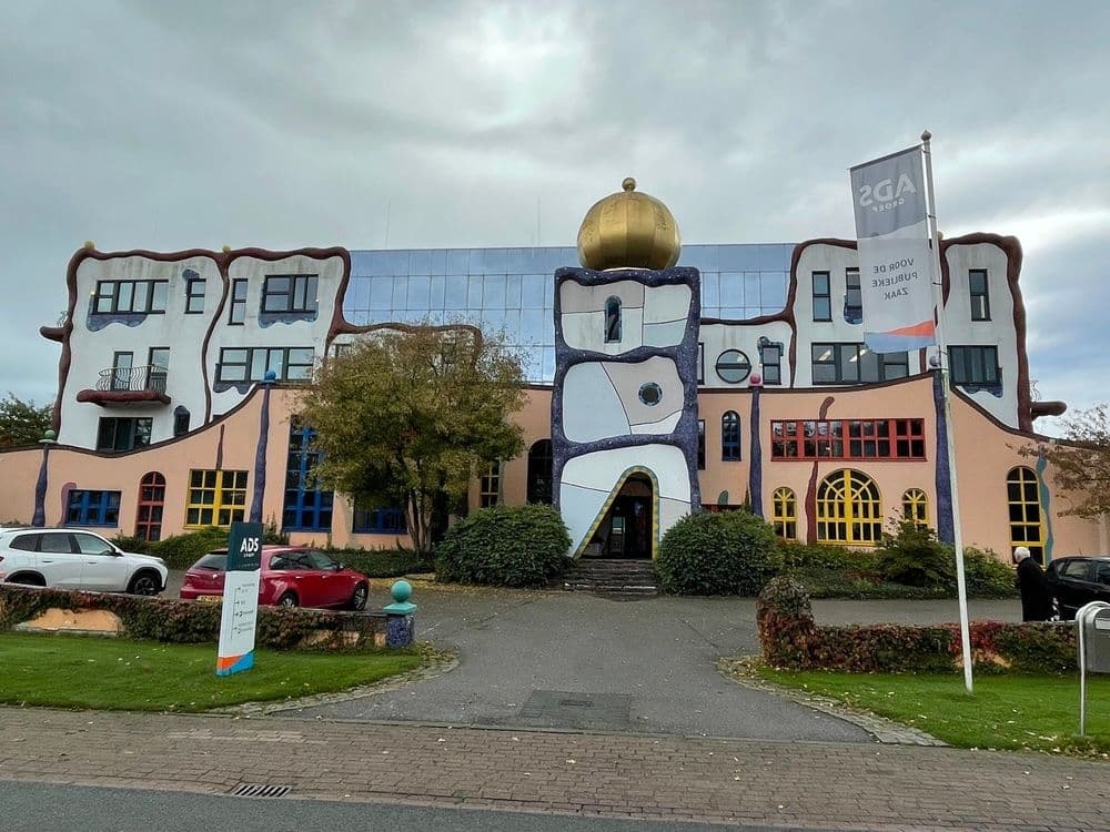 Hundertwasser-gebouw, Goor
