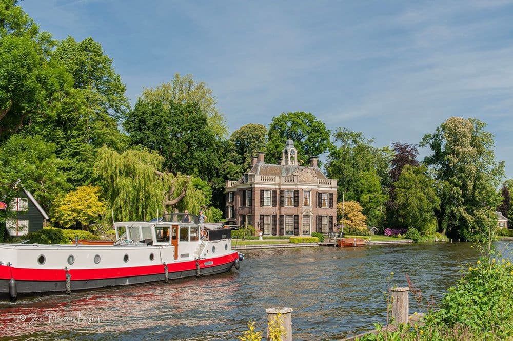 Buitenplaats langs de Vecht bij Breukelen