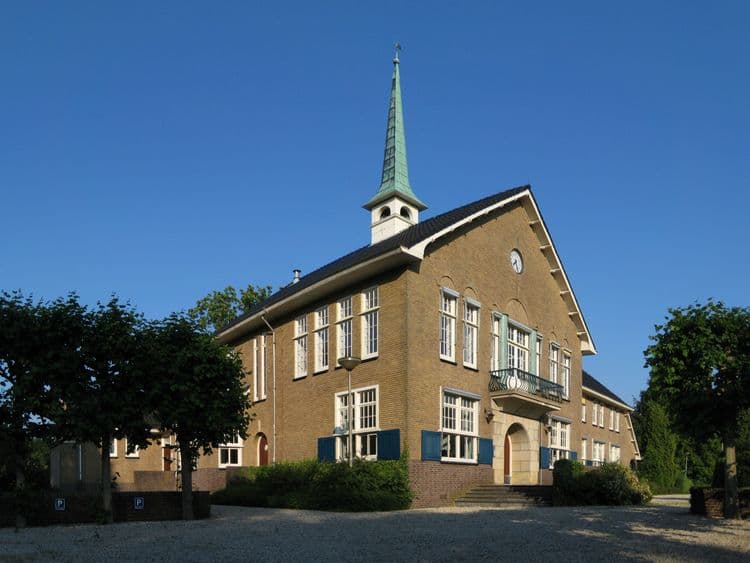 Gemeentehuis Eelde-Paterswolde, Eelde