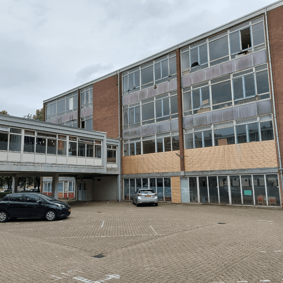 Gemeente Amsterdam grijpt in bij vervallen monument na inzet Heemschut