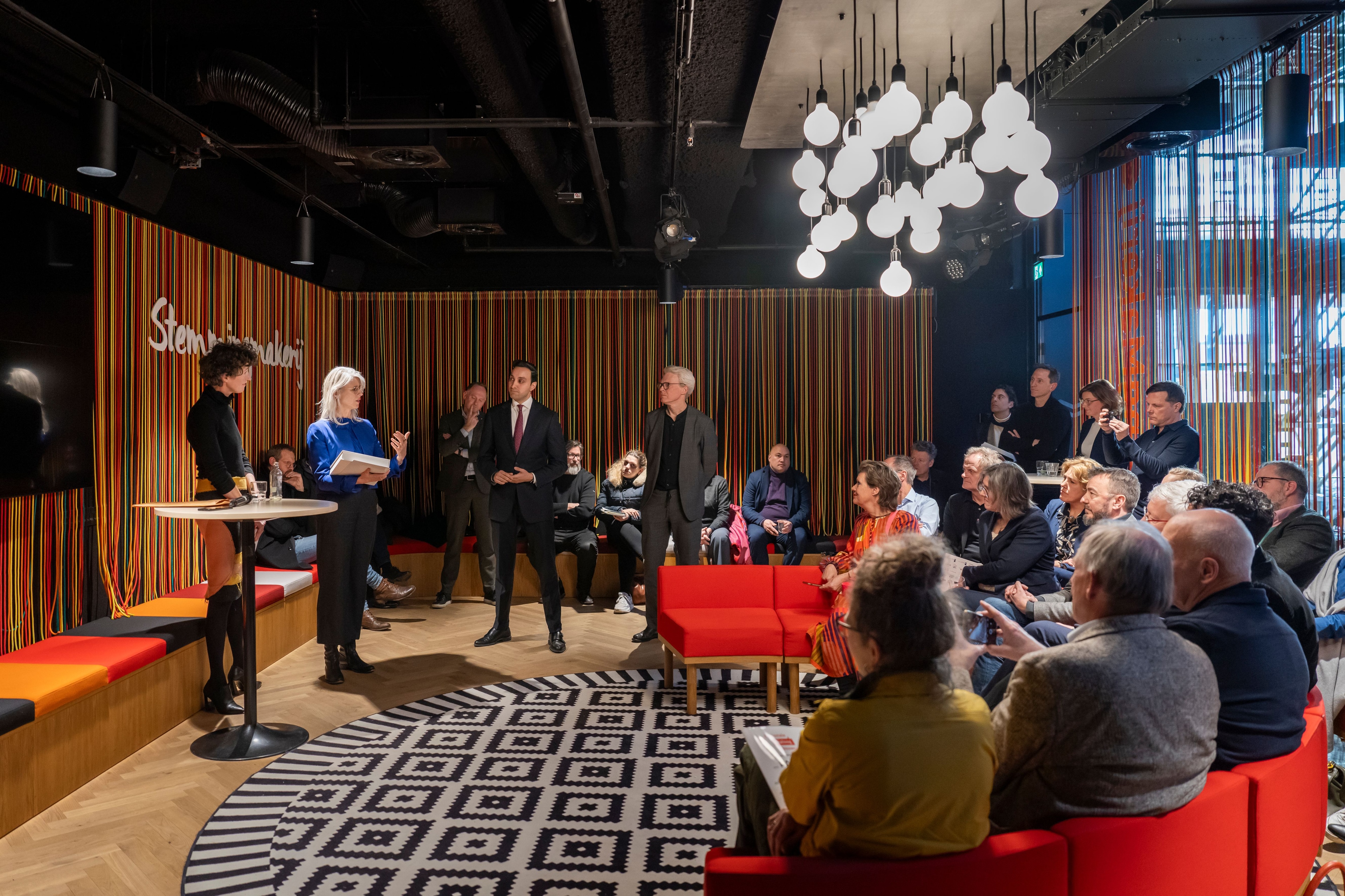 IMpactnetwerk Bouwcultuur overhandigt pact aan Minister Keijzer