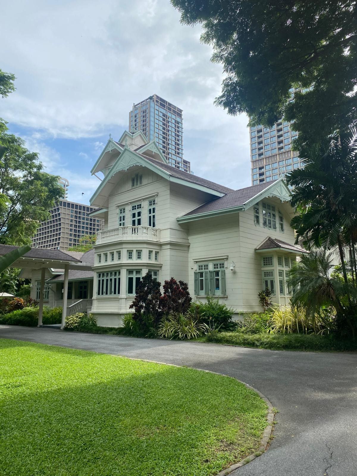 Nederlandse ambassade in Bangkok te koop