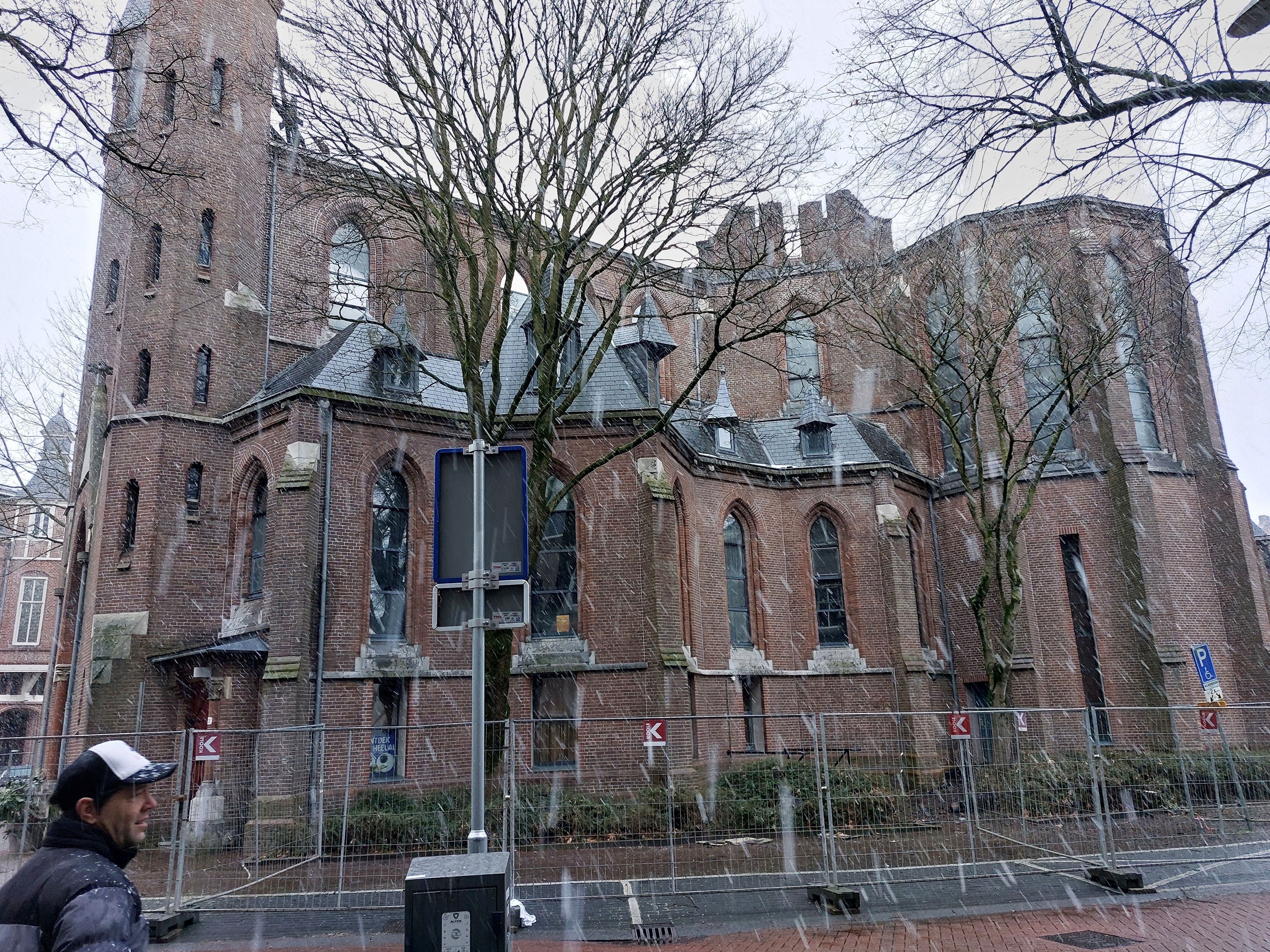 Vuurwerkslachtoffer Vondelkerk verdient herstel
